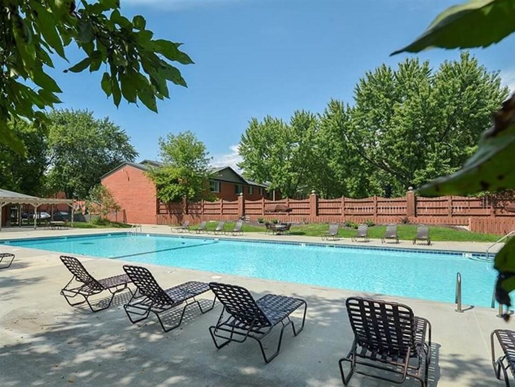apartment pool in Cedar Rapids